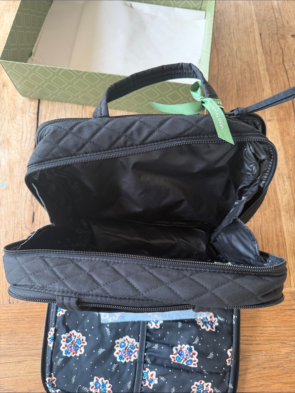Vera Bradley Black Quilted Travel Organizer Ultimate Travel Case NWT - Picture 3 of 7